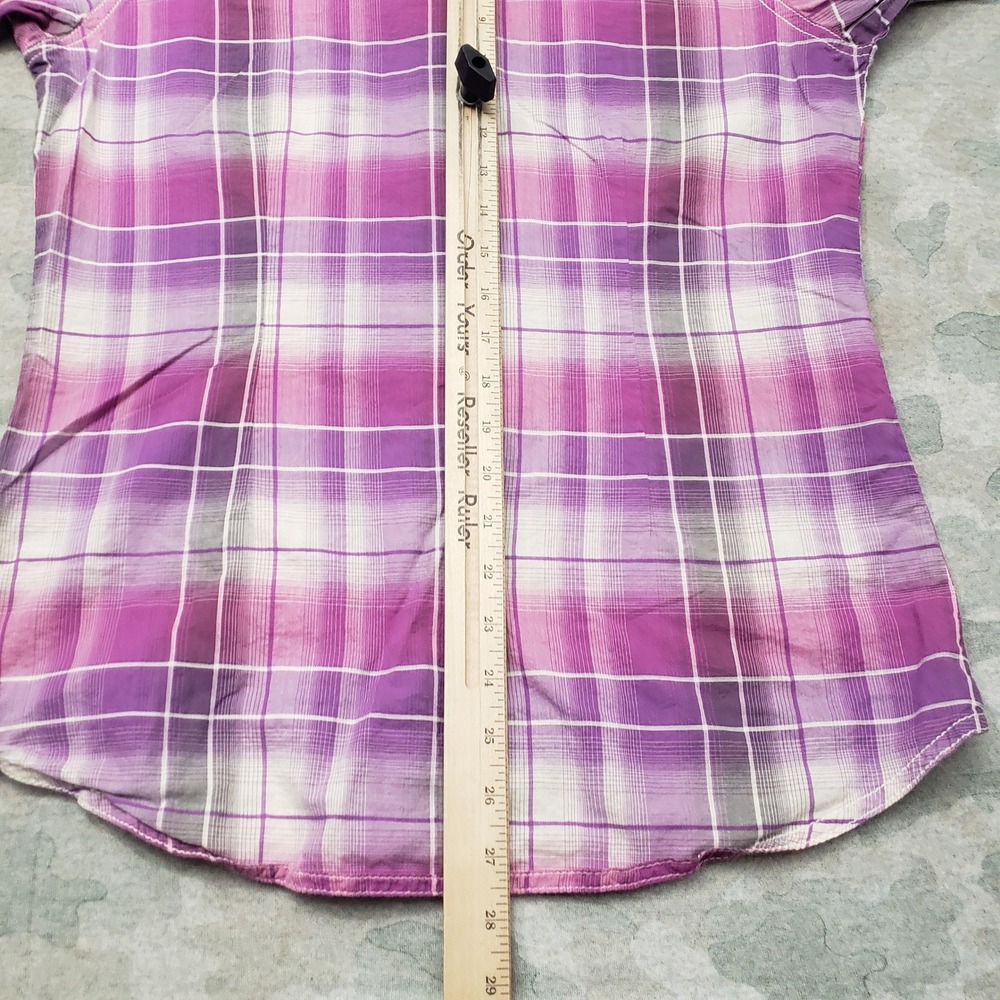 Wrangler Rock 47 Top Womens Medium Purple Western Plaid Pearl Snap Short Sleeve - Picture 7 of 8